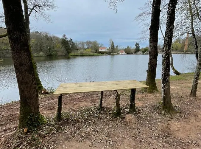 Дом отдыха Du Vieux Morat Saint-Bonnet-Troncais